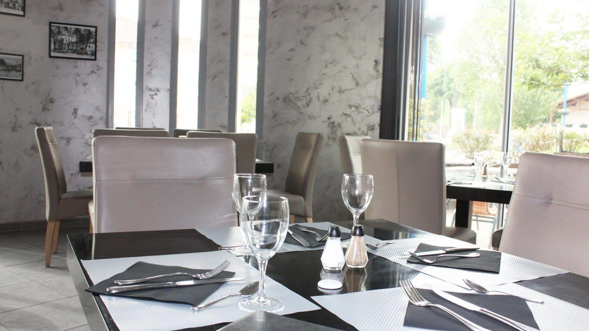 Hotel Le Midi Montaigu-de-Quercy 외부 사진